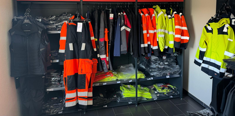 Moebel, Drinnen, Kleidung, Mantel, Schrank